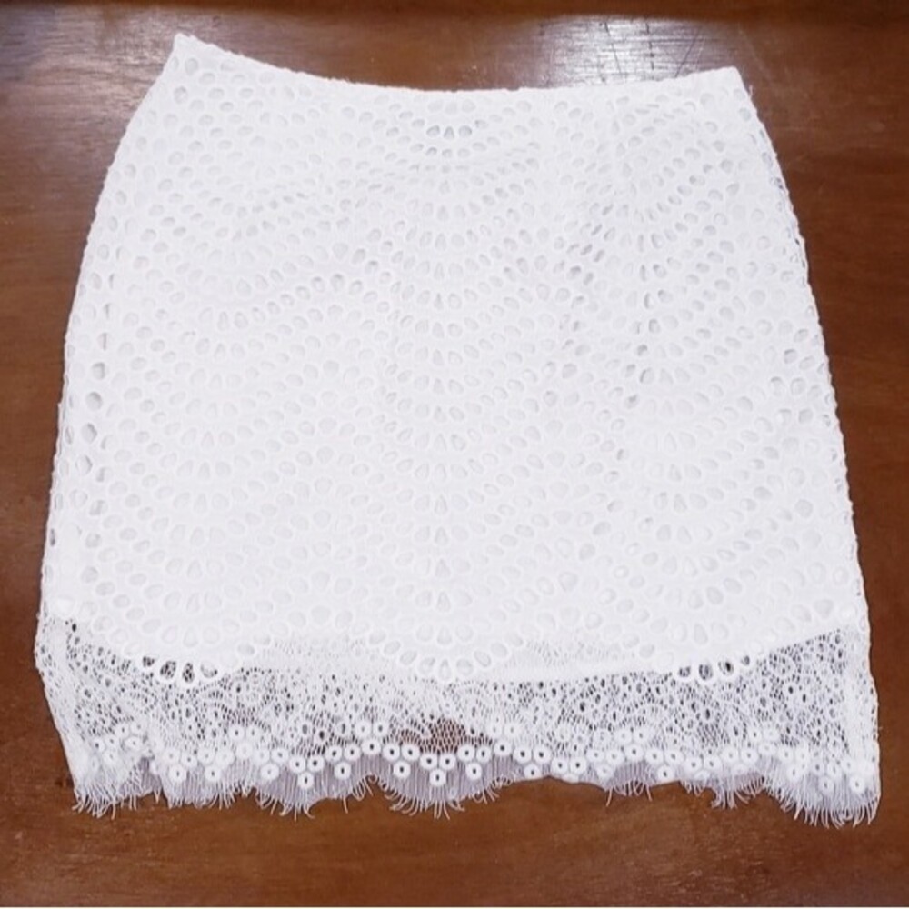 Ann Taylor White Eyelet Lace Pencil Skirt Size 4